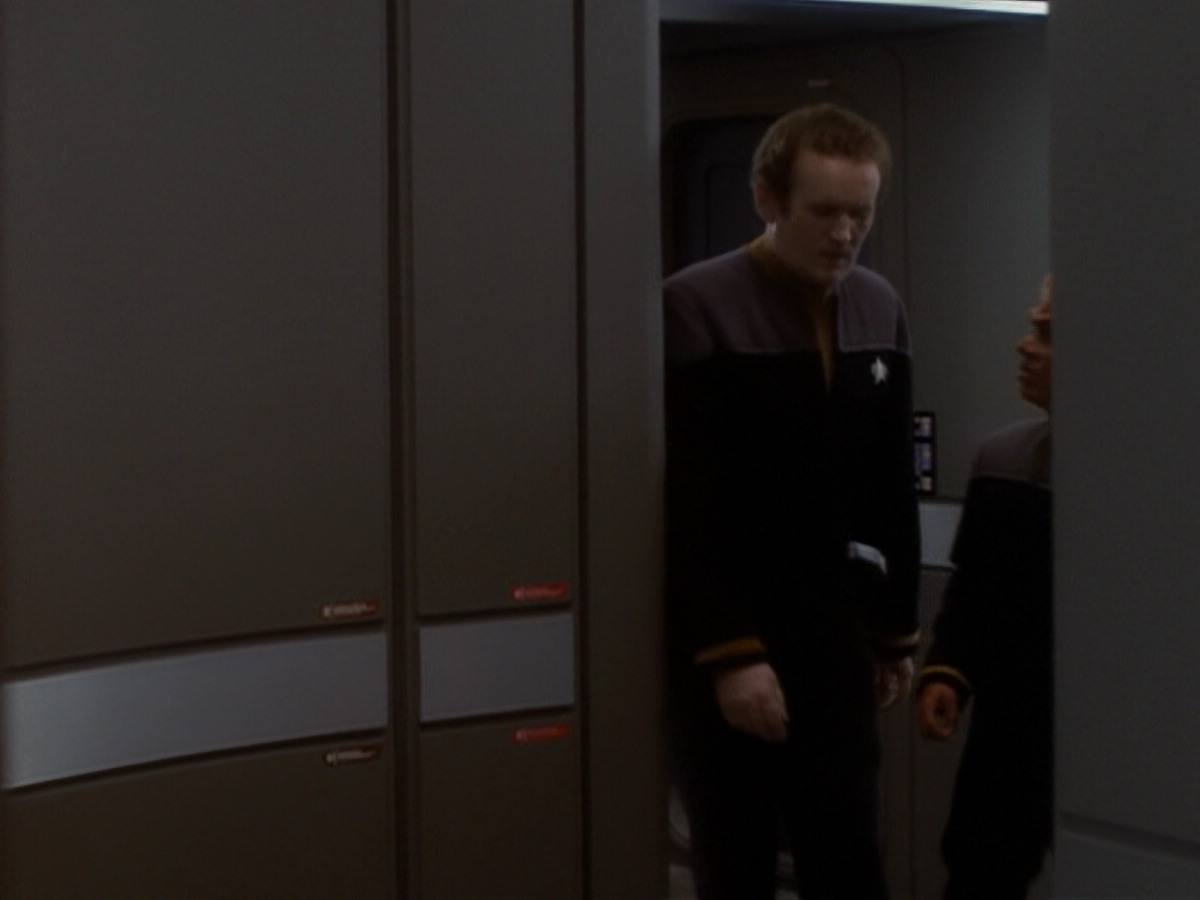 extant_StarTrek_DS9_6x05-FavorTheBold_03075.jpg
