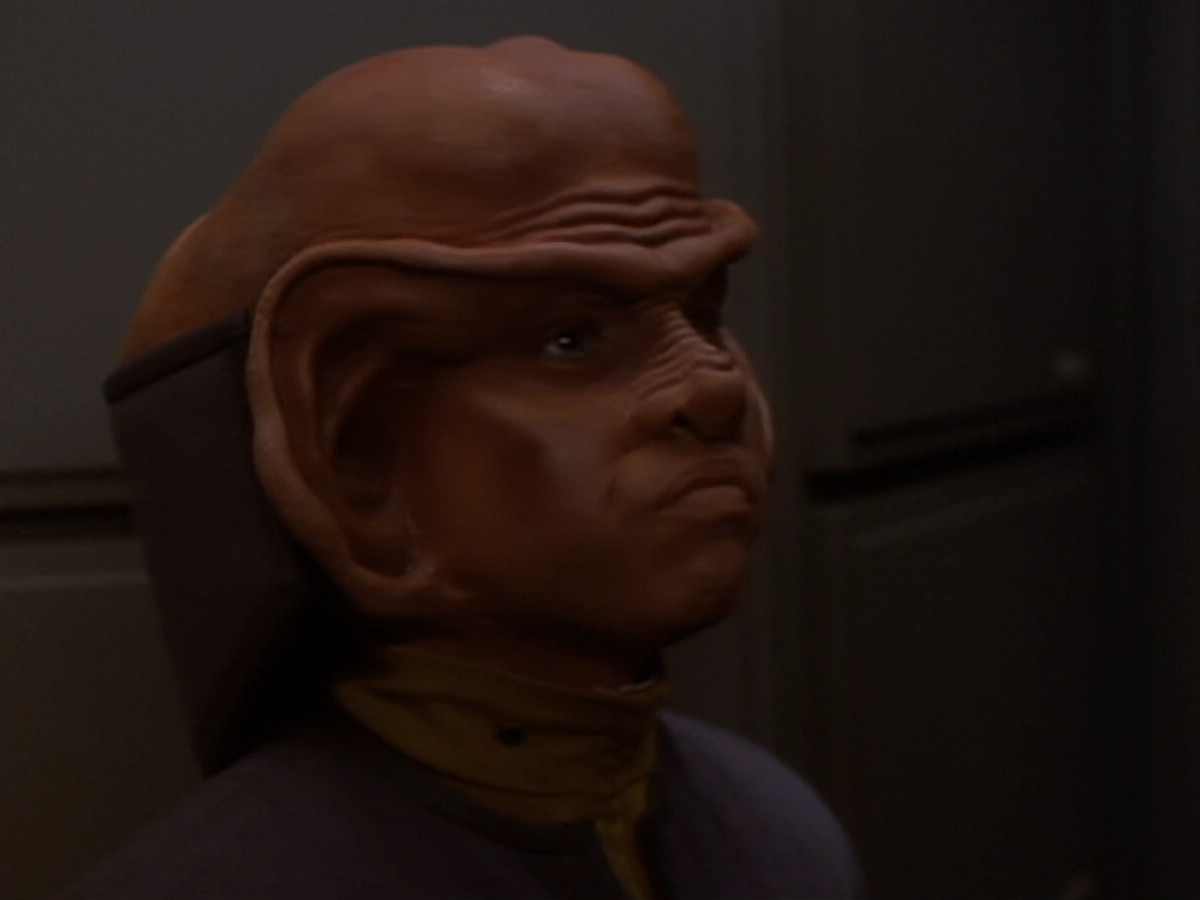 extant_StarTrek_DS9_6x05-FavorTheBold_03086.jpg