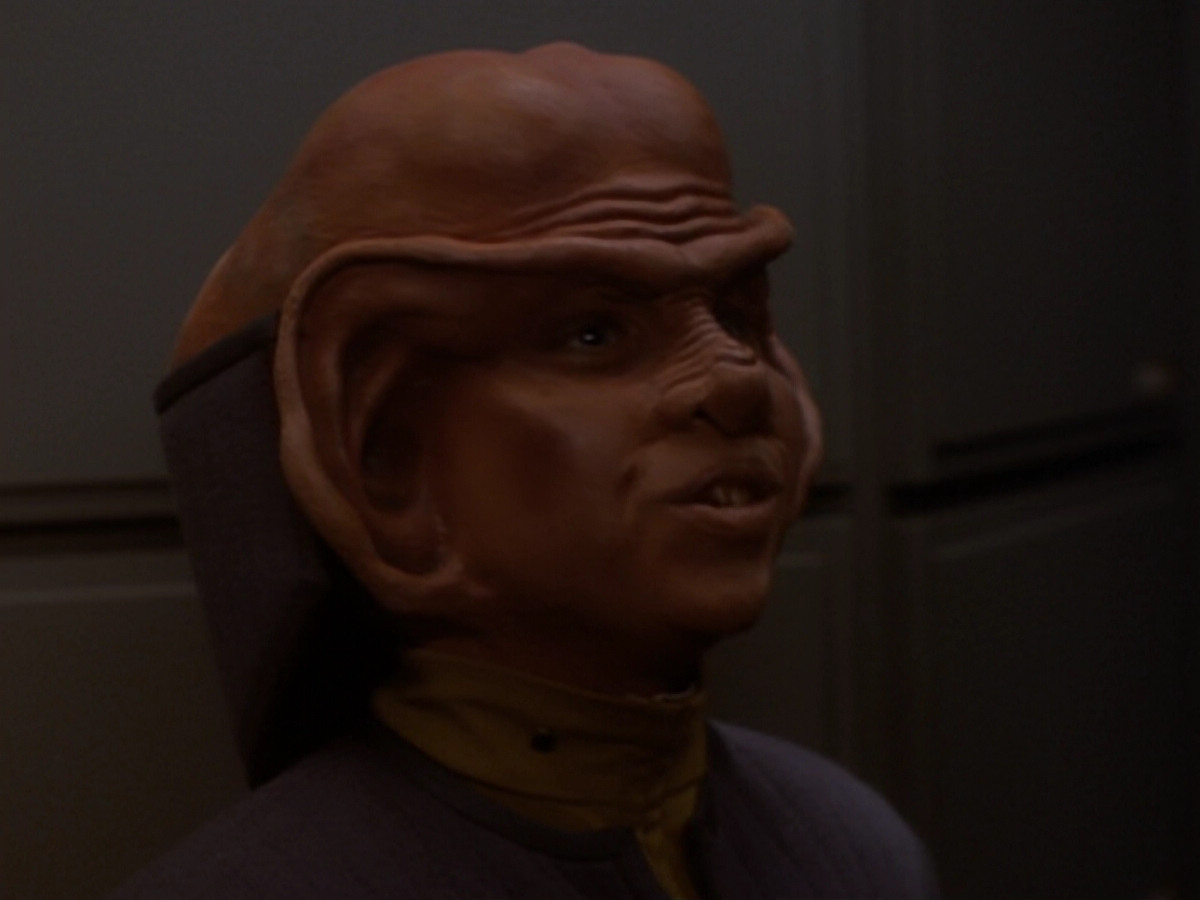 extant_StarTrek_DS9_6x05-FavorTheBold_03093.jpg