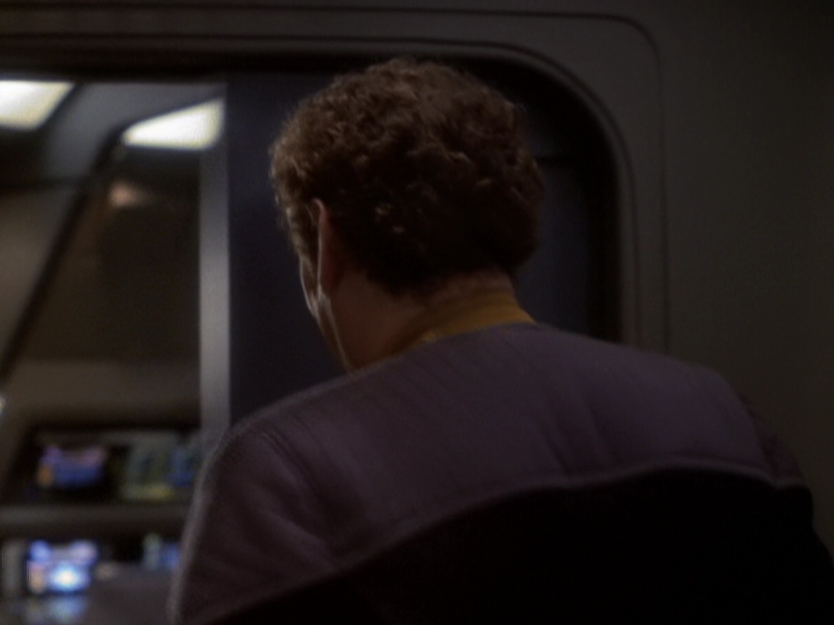 extant_StarTrek_DS9_6x05-FavorTheBold_03097.jpg