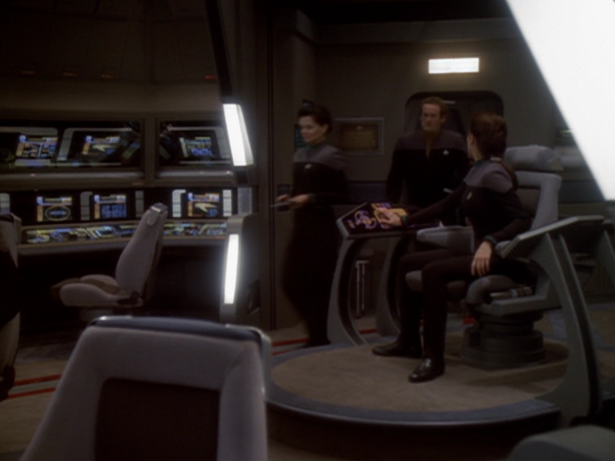 extant_StarTrek_DS9_6x05-FavorTheBold_03099.jpg