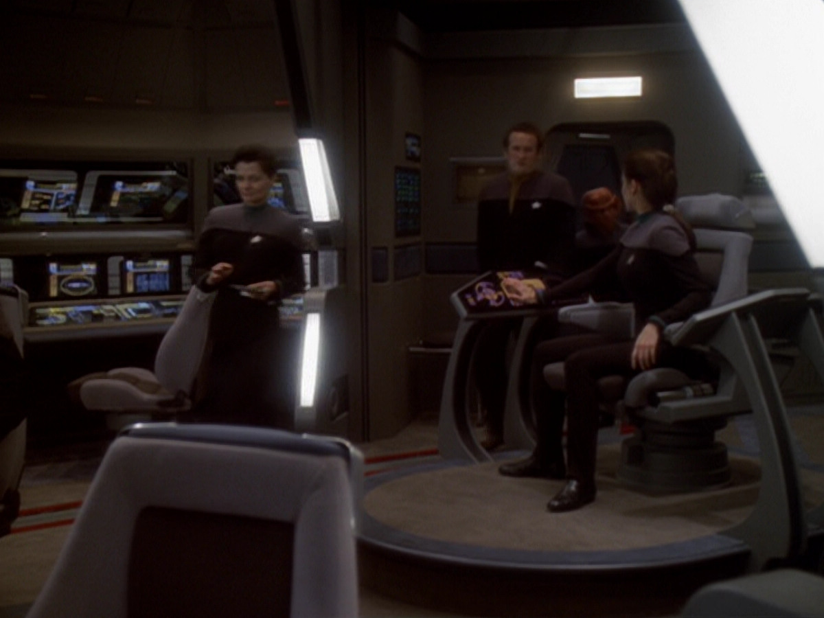 extant_StarTrek_DS9_6x05-FavorTheBold_03100.jpg