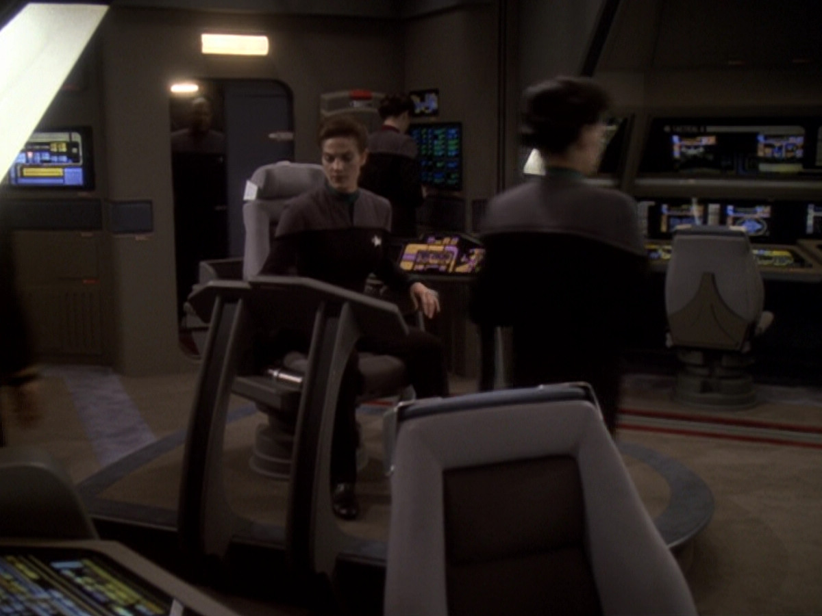 extant_StarTrek_DS9_6x05-FavorTheBold_03101.jpg