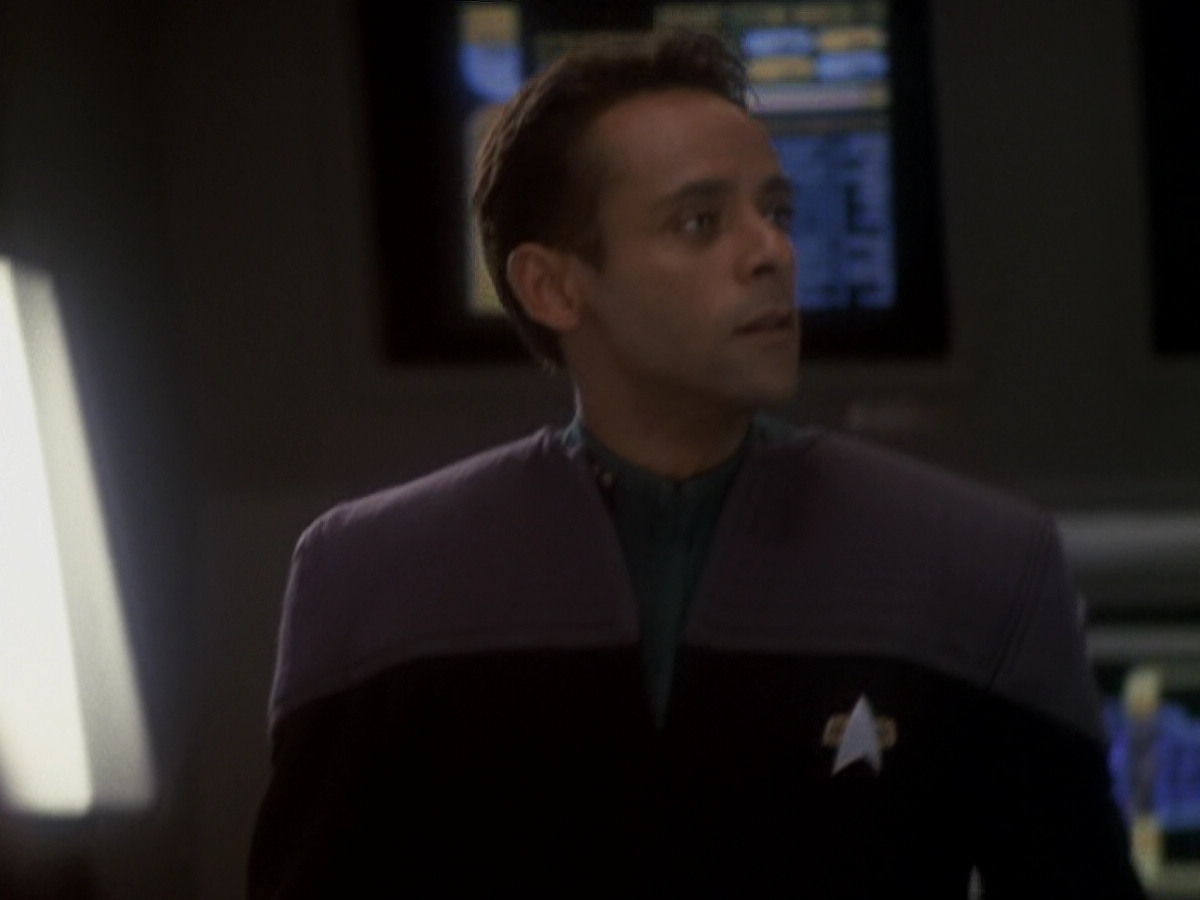 extant_StarTrek_DS9_6x05-FavorTheBold_03105.jpg