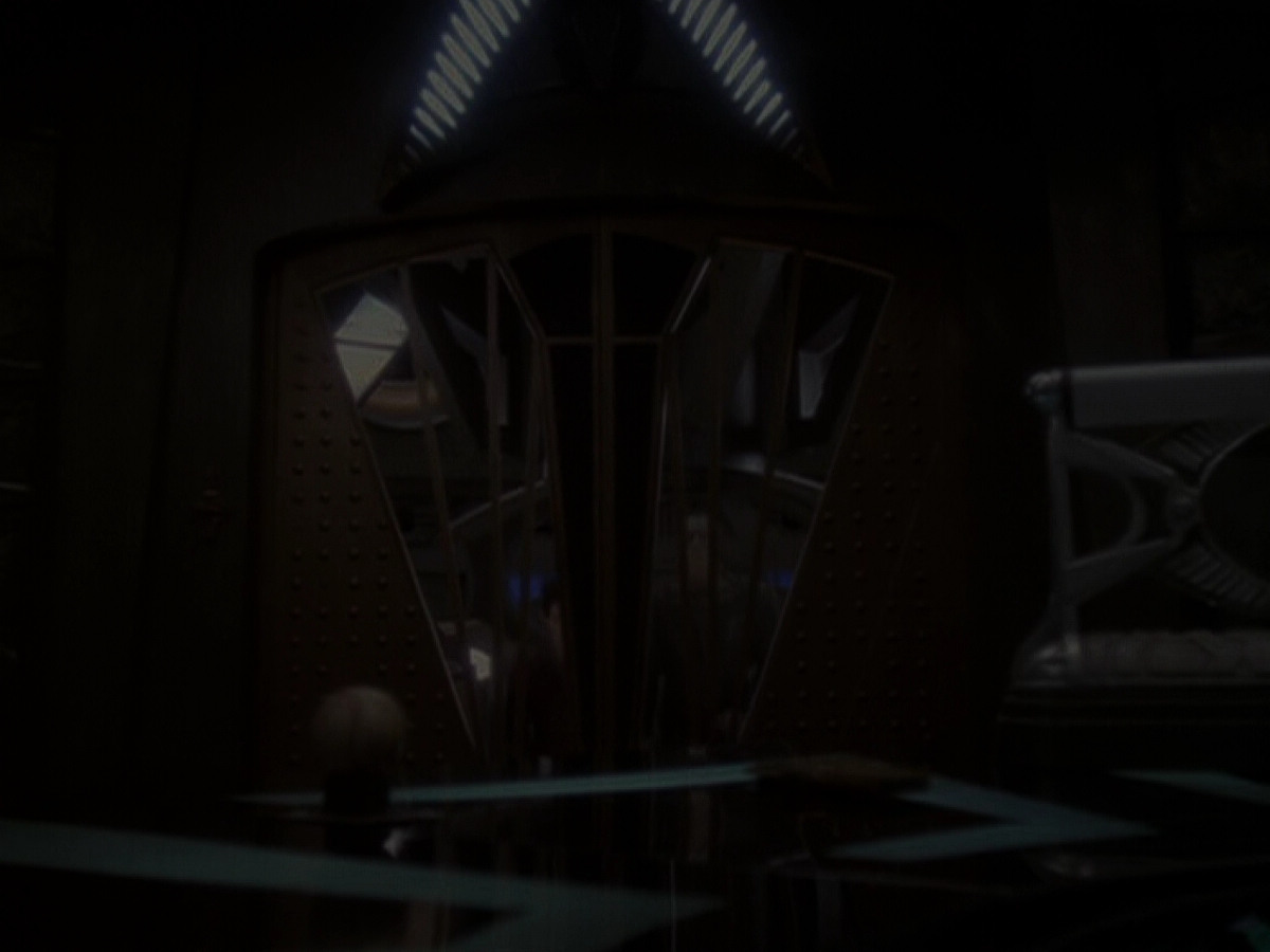 extant_StarTrek_DS9_6x05-FavorTheBold_03147.jpg