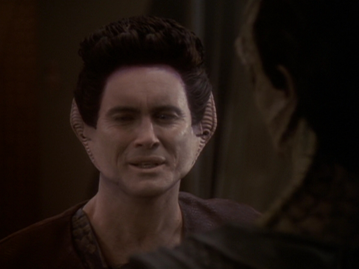 extant_StarTrek_DS9_6x05-FavorTheBold_03169.jpg