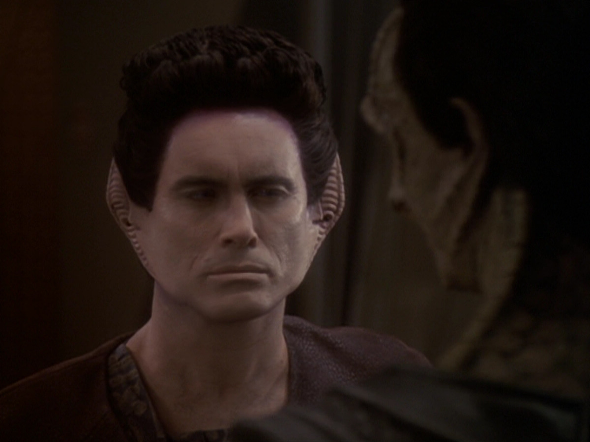 extant_StarTrek_DS9_6x05-FavorTheBold_03181.jpg