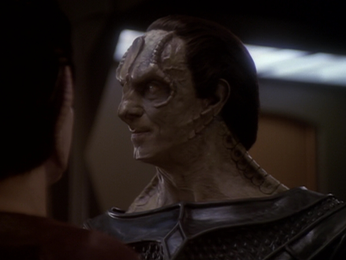 extant_StarTrek_DS9_6x05-FavorTheBold_03201.jpg
