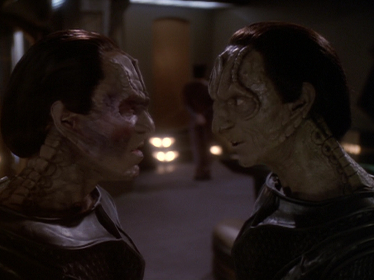extant_StarTrek_DS9_6x05-FavorTheBold_03253.jpg