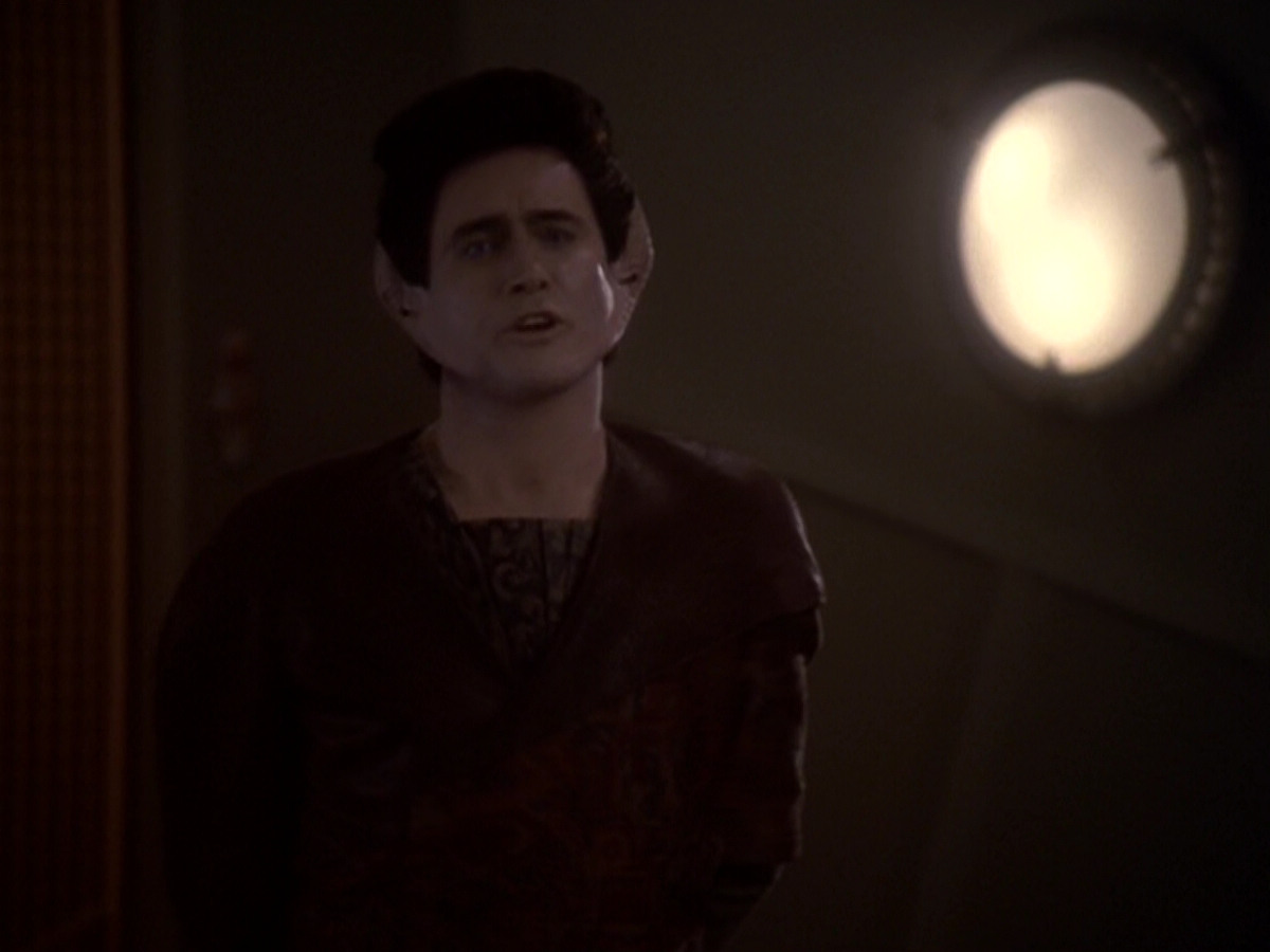 extant_StarTrek_DS9_6x05-FavorTheBold_03258.jpg