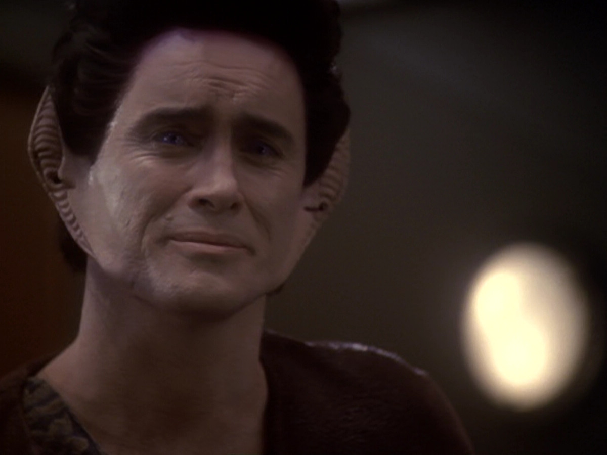 extant_StarTrek_DS9_6x05-FavorTheBold_03269.jpg