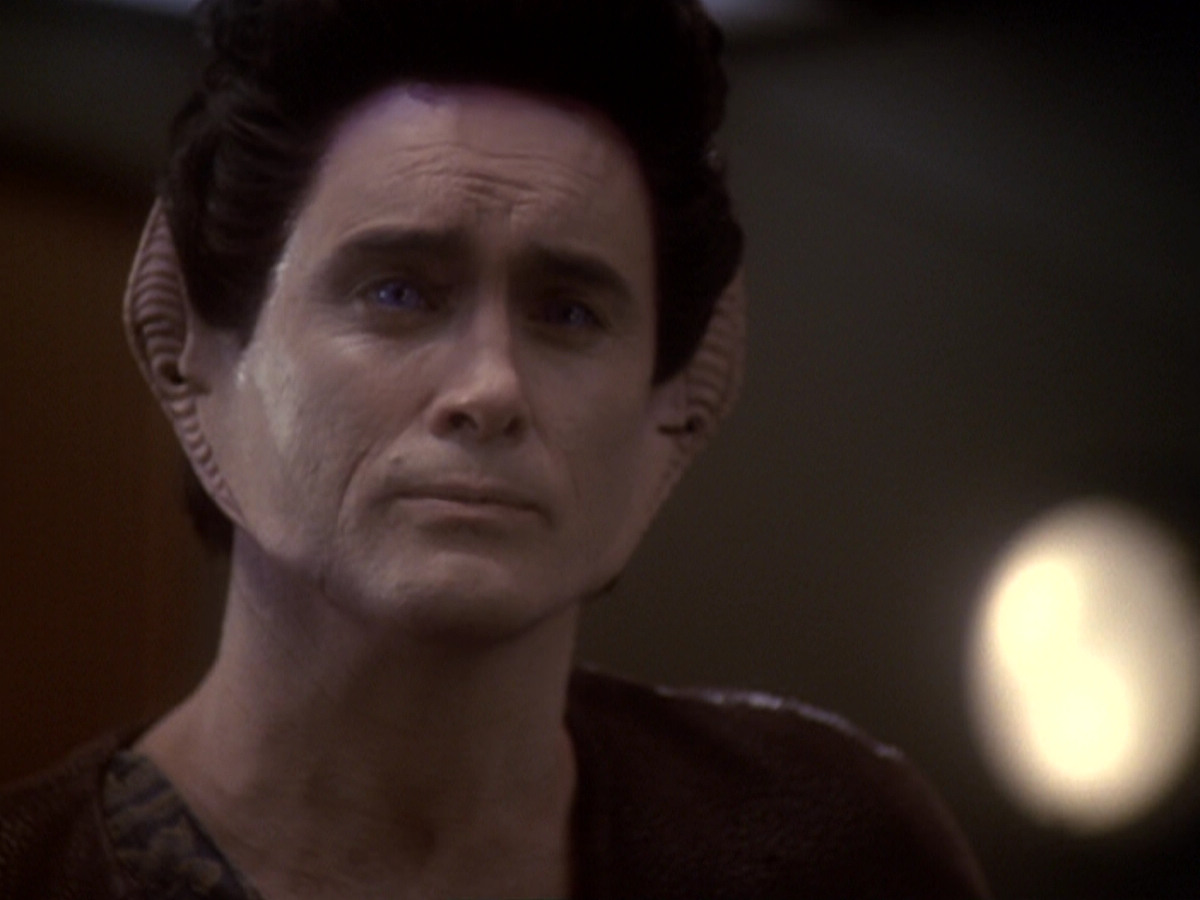 extant_StarTrek_DS9_6x05-FavorTheBold_03286.jpg