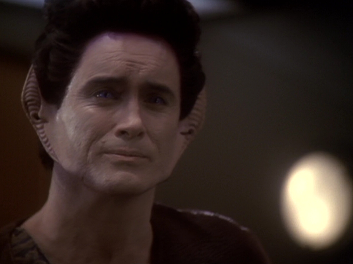 extant_StarTrek_DS9_6x05-FavorTheBold_03287.jpg