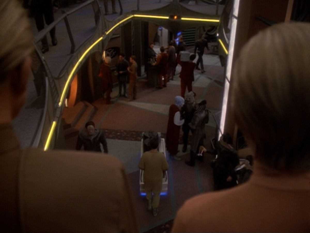 extant_StarTrek_DS9_6x05-FavorTheBold_03313.jpg