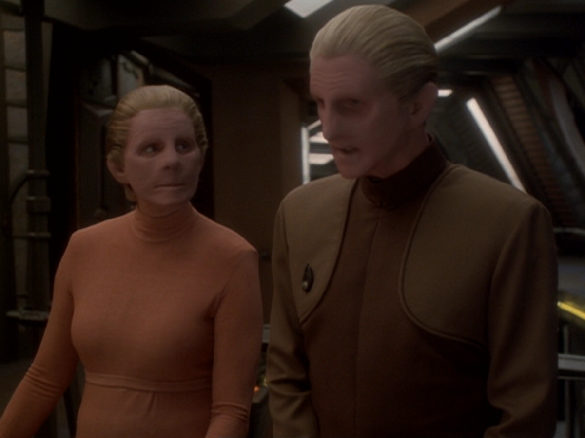 extant_StarTrek_DS9_6x05-FavorTheBold_03317.jpg
