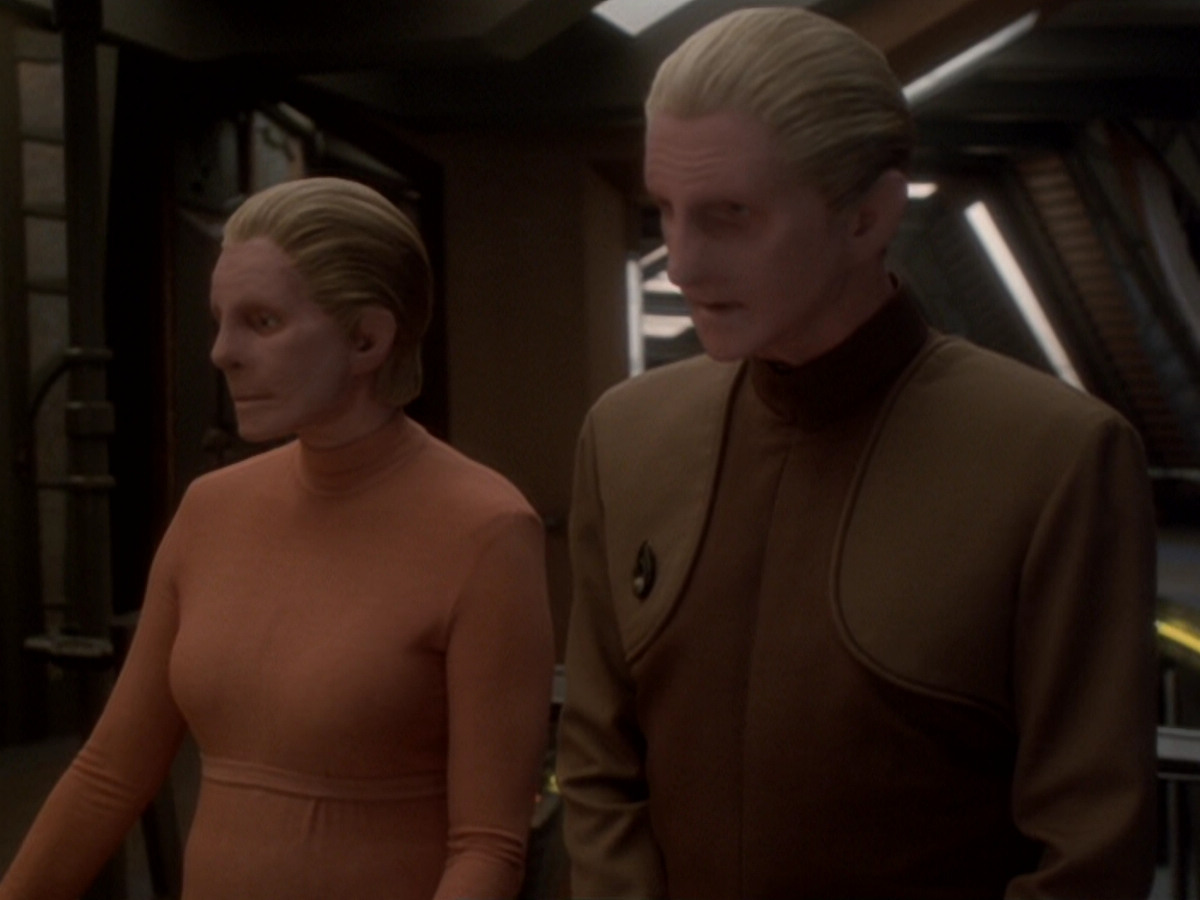 extant_StarTrek_DS9_6x05-FavorTheBold_03322.jpg