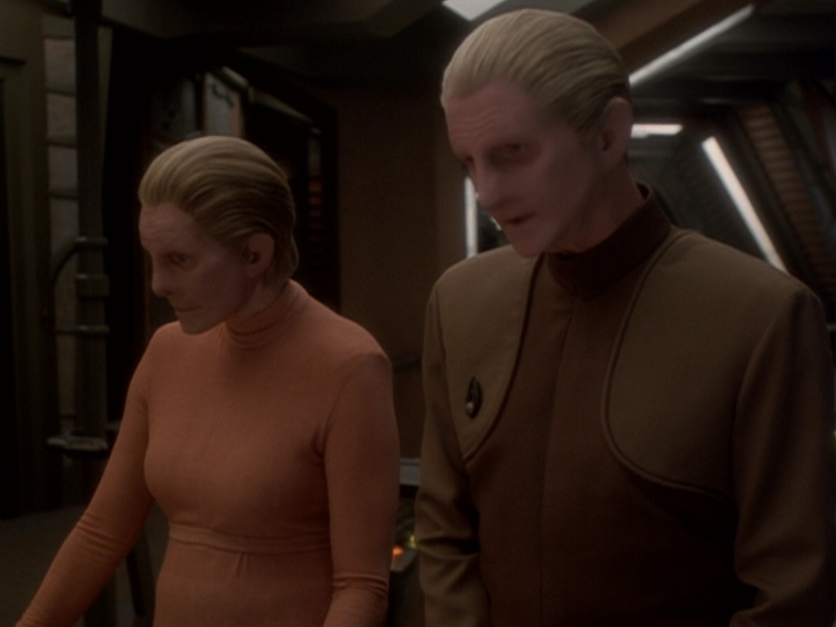 extant_StarTrek_DS9_6x05-FavorTheBold_03357.jpg