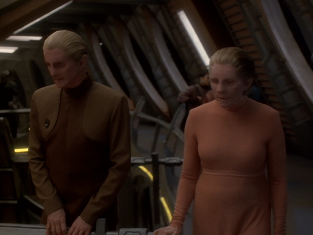 extant_StarTrek_DS9_6x05-FavorTheBold_03369.jpg