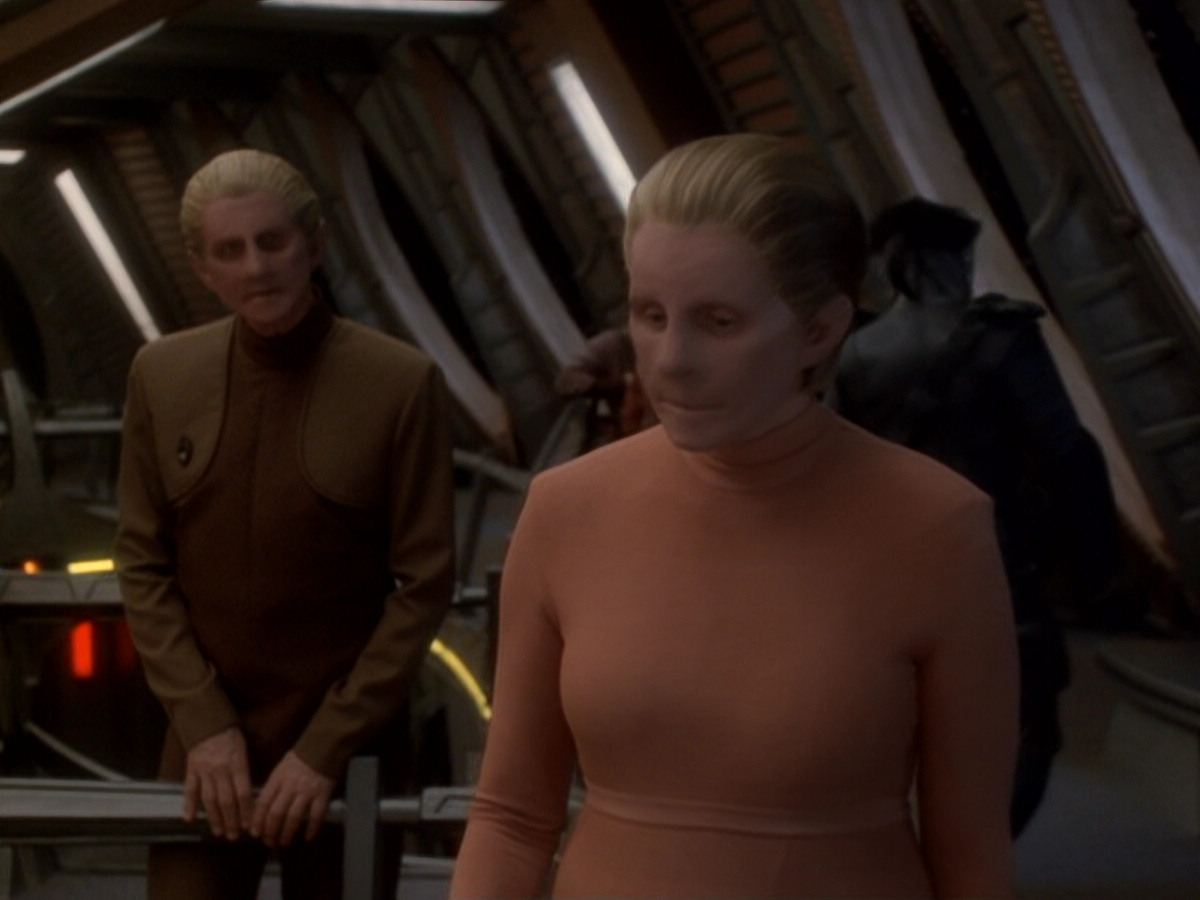extant_StarTrek_DS9_6x05-FavorTheBold_03373.jpg