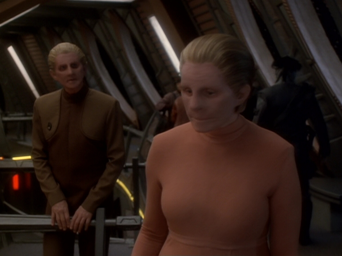 extant_StarTrek_DS9_6x05-FavorTheBold_03374.jpg