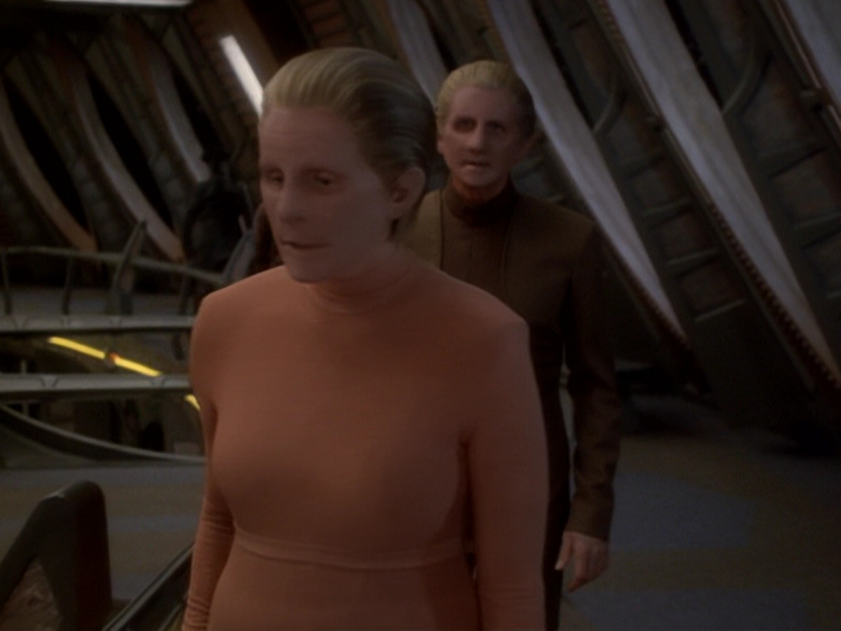 extant_StarTrek_DS9_6x05-FavorTheBold_03383.jpg