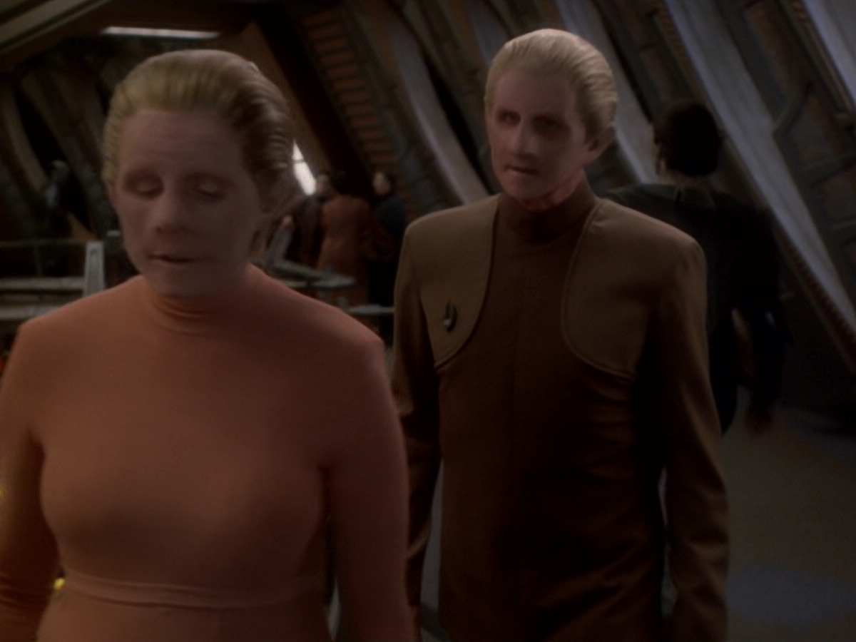 extant_StarTrek_DS9_6x05-FavorTheBold_03394.jpg