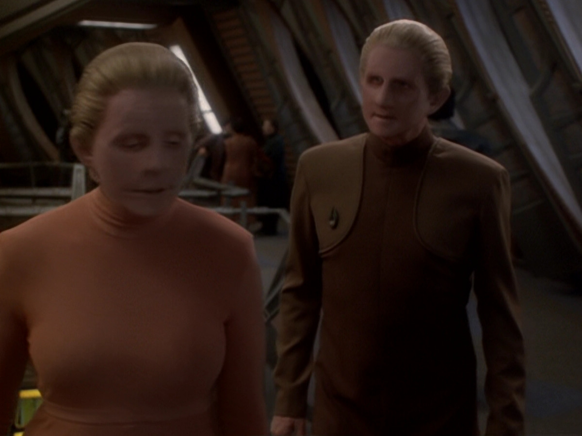 extant_StarTrek_DS9_6x05-FavorTheBold_03395.jpg