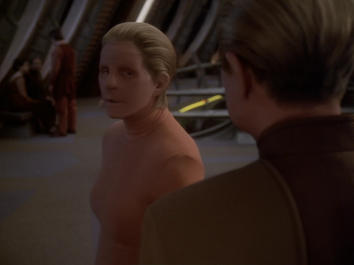 extant_StarTrek_DS9_6x05-FavorTheBold_03396.jpg