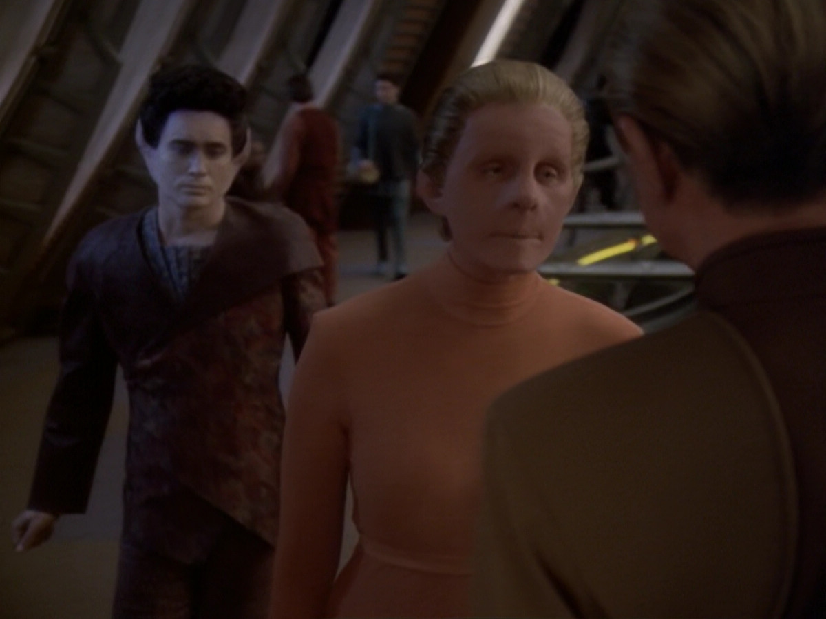 extant_StarTrek_DS9_6x05-FavorTheBold_03402.jpg