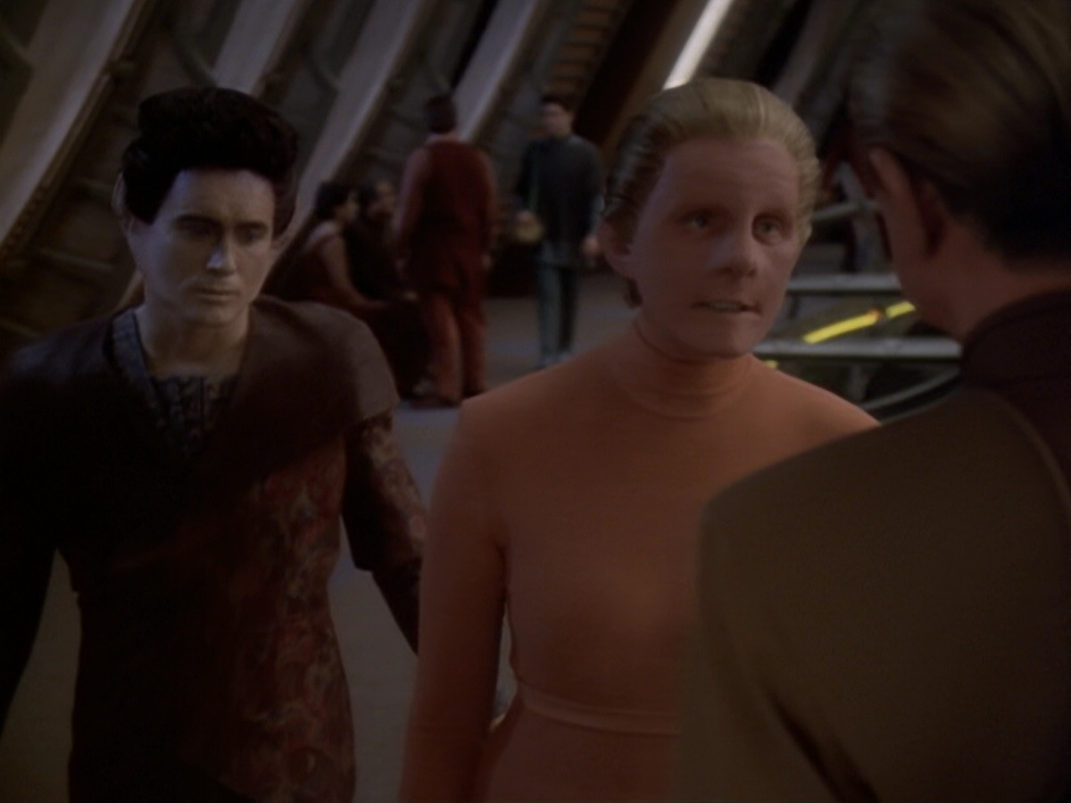 extant_StarTrek_DS9_6x05-FavorTheBold_03403.jpg