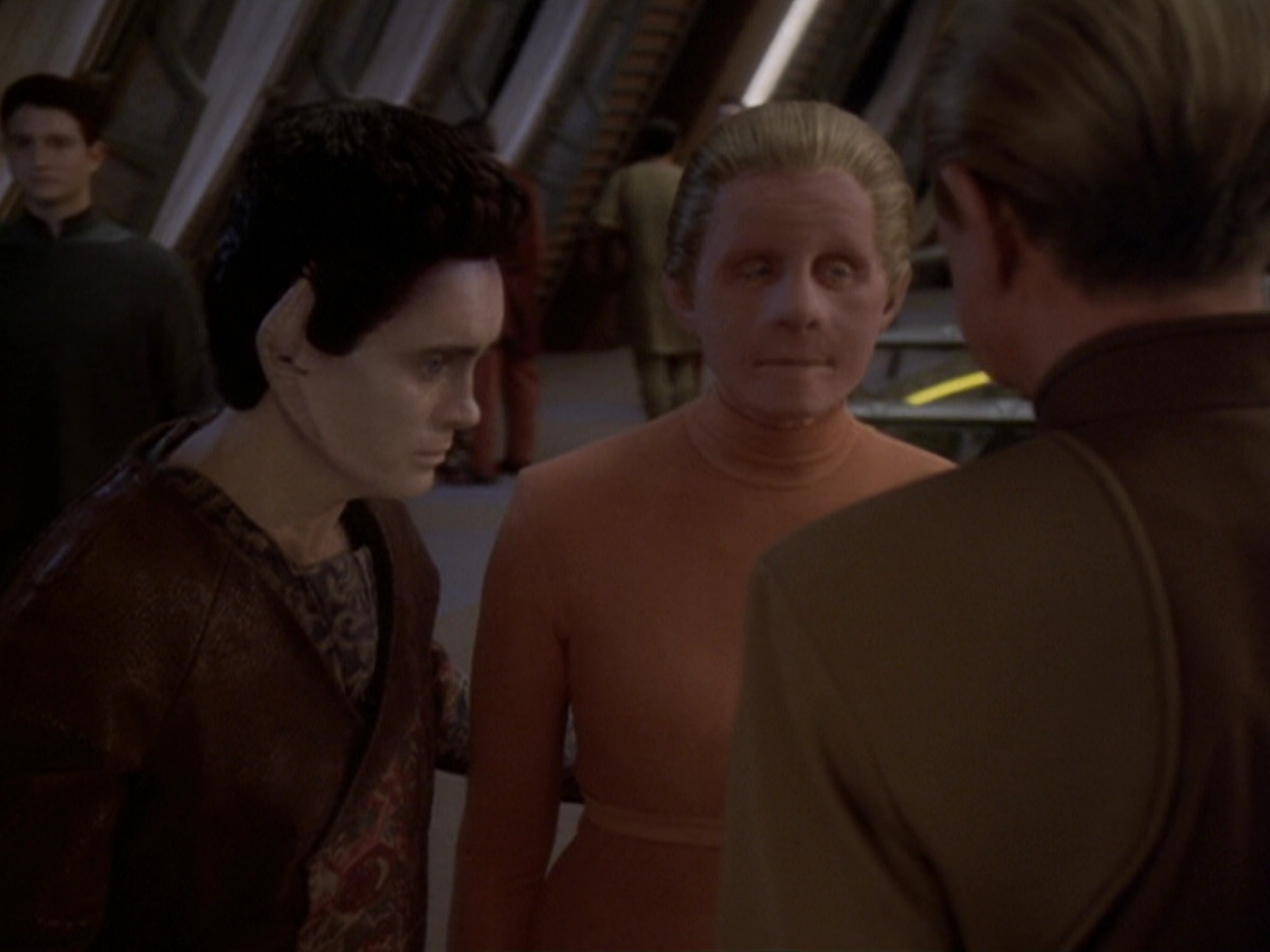 extant_StarTrek_DS9_6x05-FavorTheBold_03411.jpg