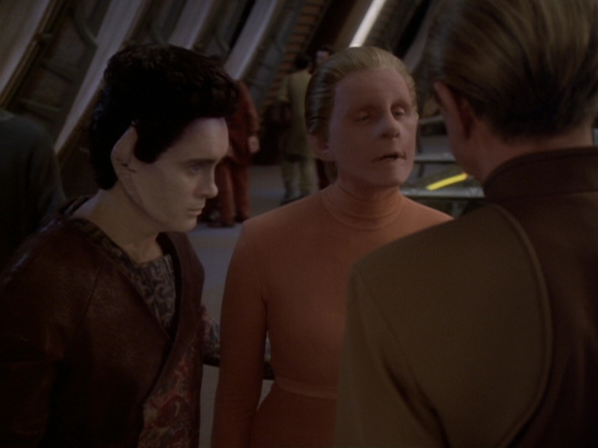 extant_StarTrek_DS9_6x05-FavorTheBold_03412.jpg