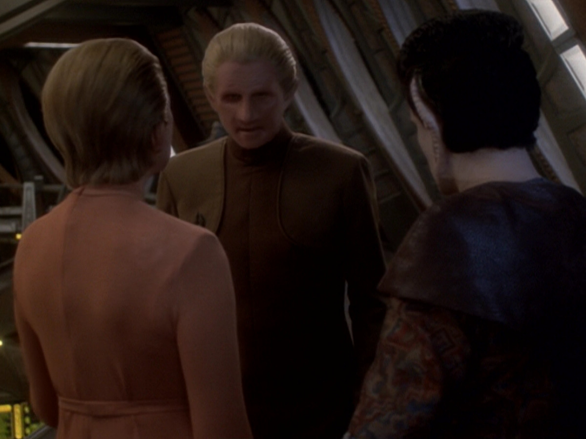 extant_StarTrek_DS9_6x05-FavorTheBold_03419.jpg
