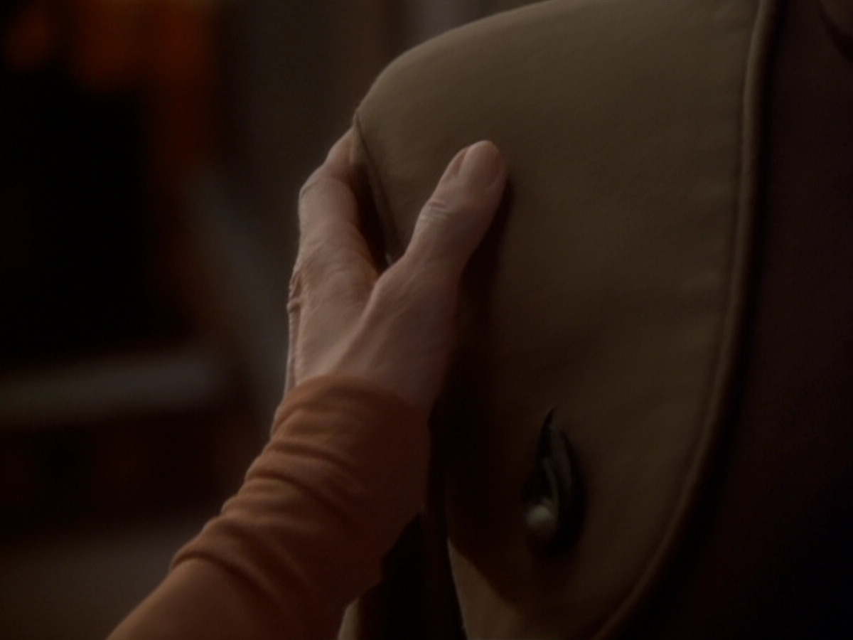 extant_StarTrek_DS9_6x05-FavorTheBold_03421.jpg