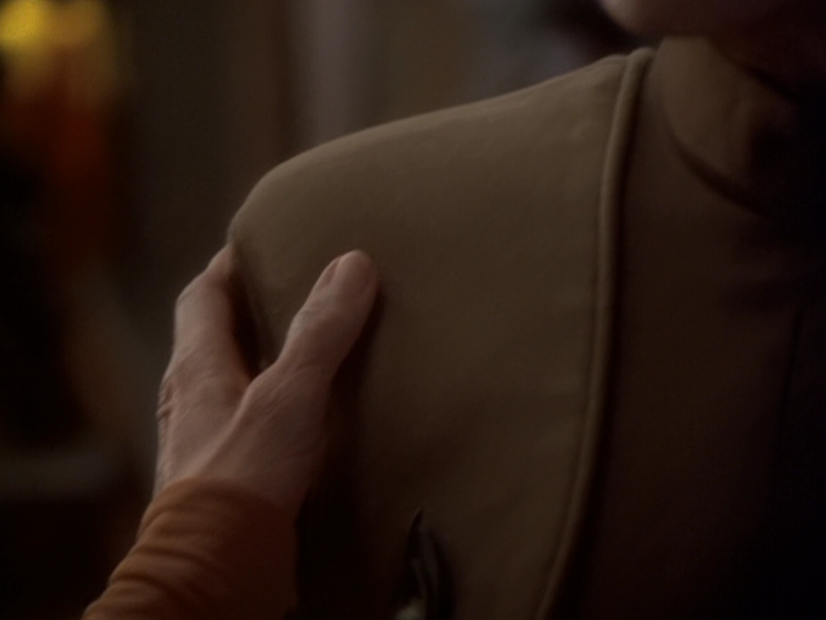 extant_StarTrek_DS9_6x05-FavorTheBold_03422.jpg
