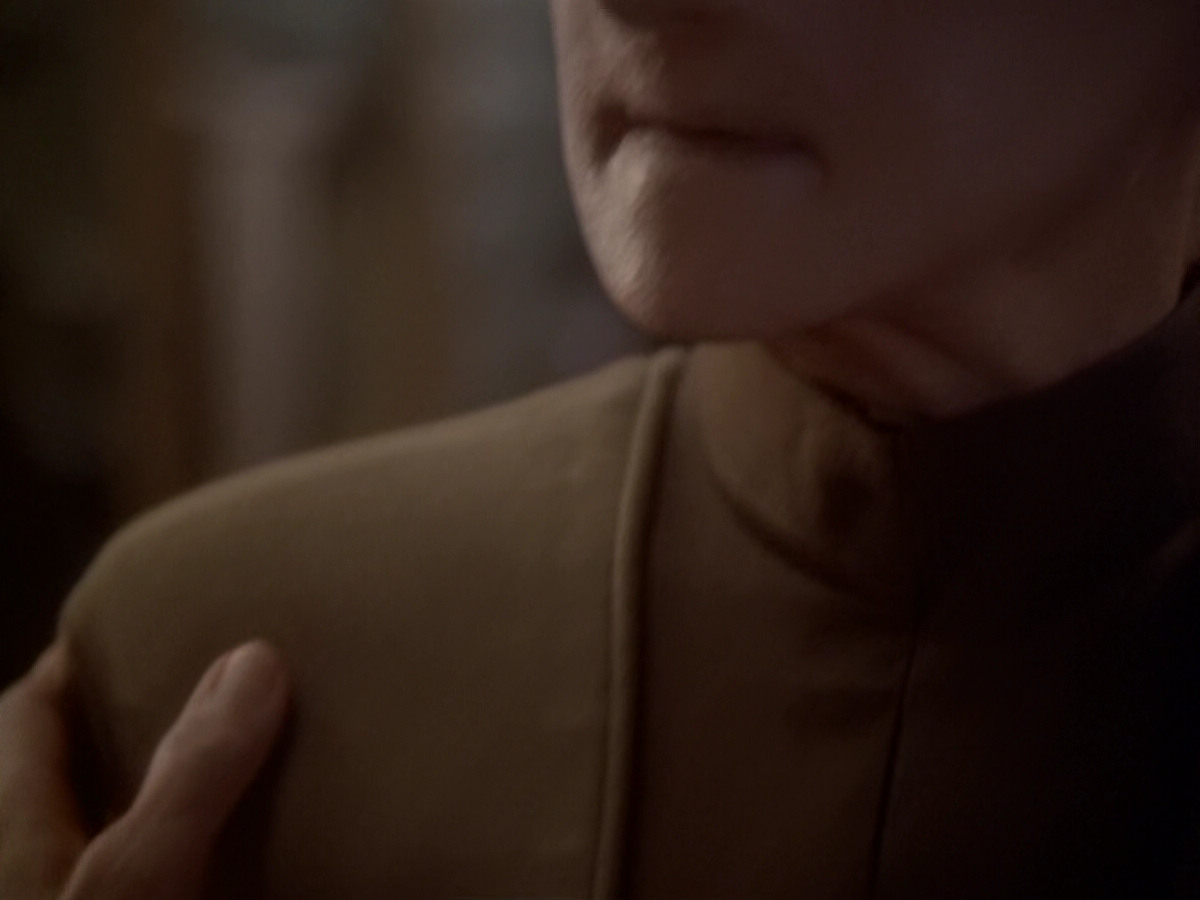 extant_StarTrek_DS9_6x05-FavorTheBold_03423.jpg