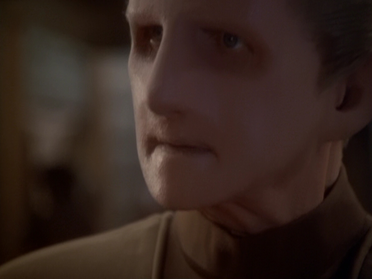 extant_StarTrek_DS9_6x05-FavorTheBold_03424.jpg