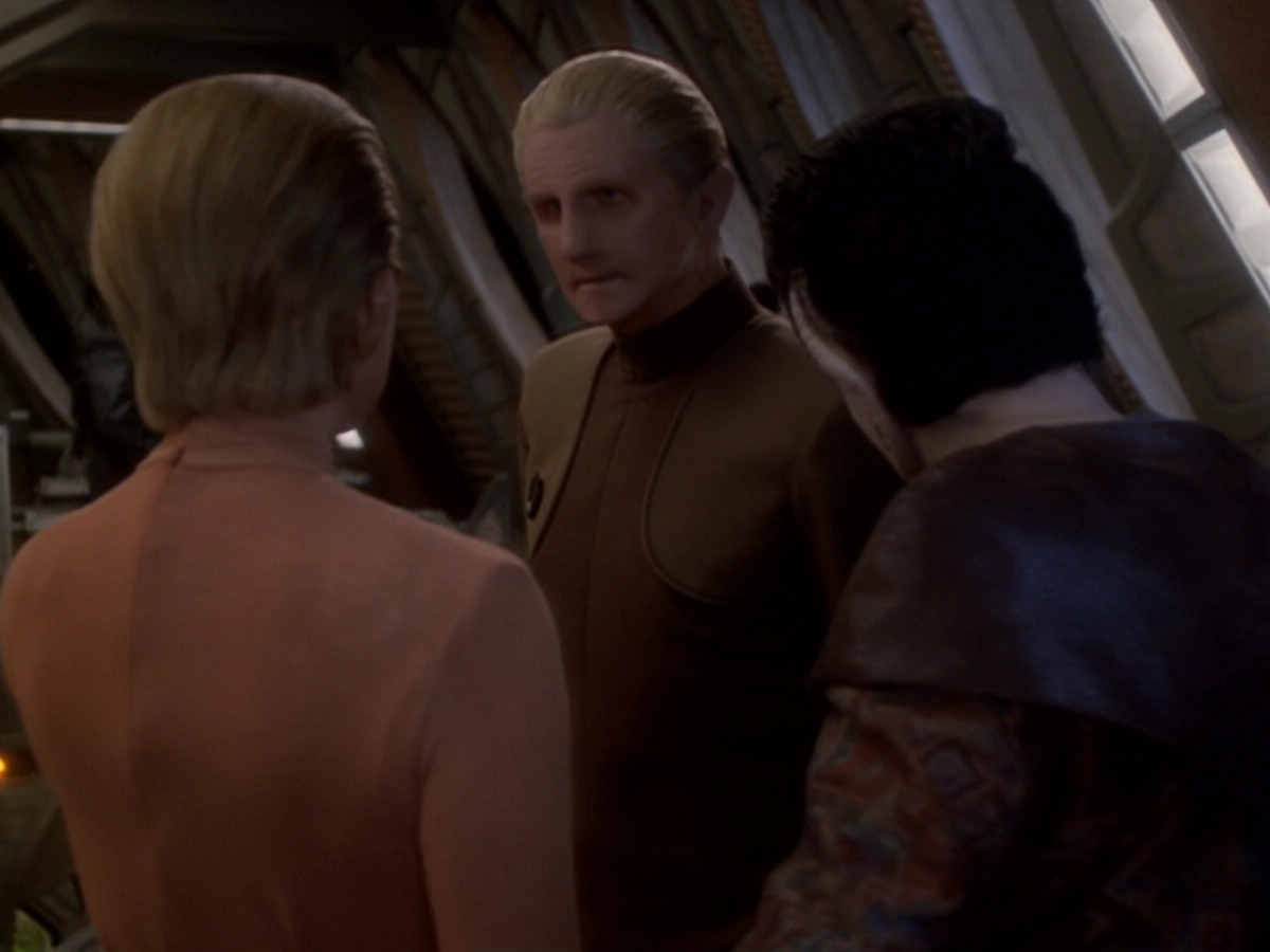 extant_StarTrek_DS9_6x05-FavorTheBold_03434.jpg