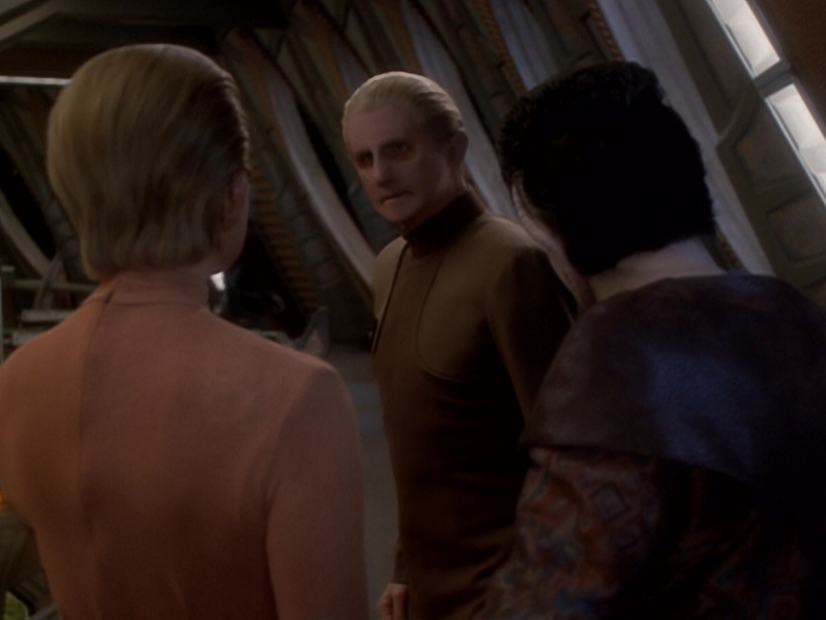 extant_StarTrek_DS9_6x05-FavorTheBold_03435.jpg