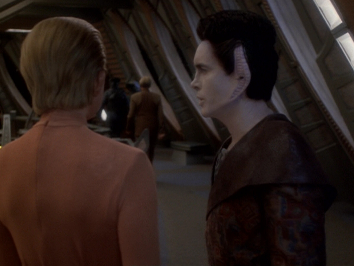 extant_StarTrek_DS9_6x05-FavorTheBold_03445.jpg