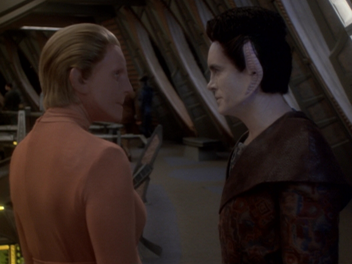 extant_StarTrek_DS9_6x05-FavorTheBold_03449.jpg