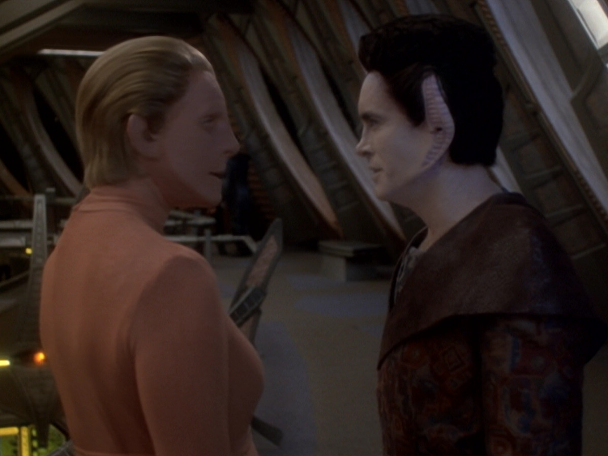 extant_StarTrek_DS9_6x05-FavorTheBold_03451.jpg