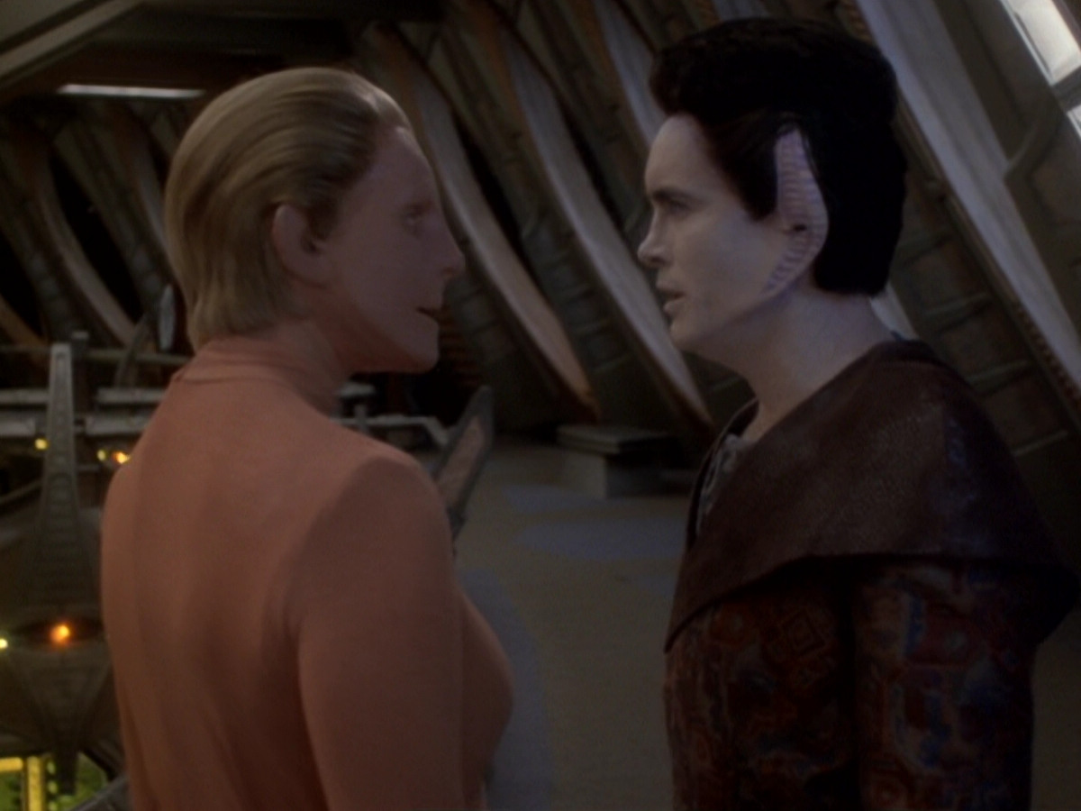 extant_StarTrek_DS9_6x05-FavorTheBold_03452.jpg