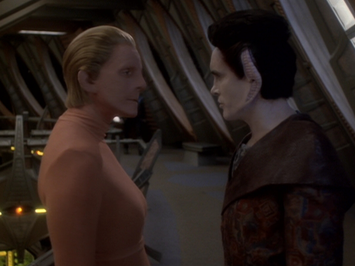 extant_StarTrek_DS9_6x05-FavorTheBold_03454.jpg