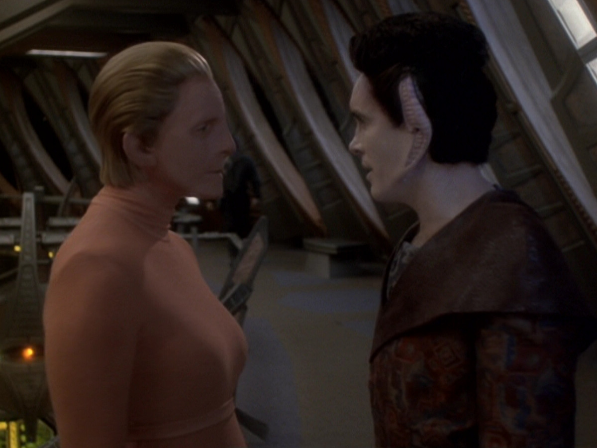 extant_StarTrek_DS9_6x05-FavorTheBold_03455.jpg