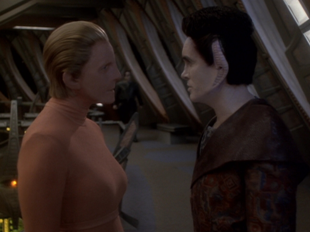 extant_StarTrek_DS9_6x05-FavorTheBold_03456.jpg