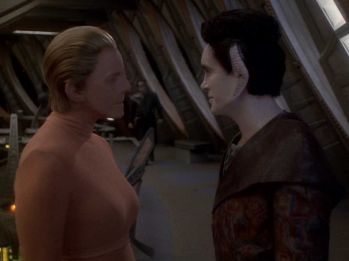 extant_StarTrek_DS9_6x05-FavorTheBold_03457.jpg