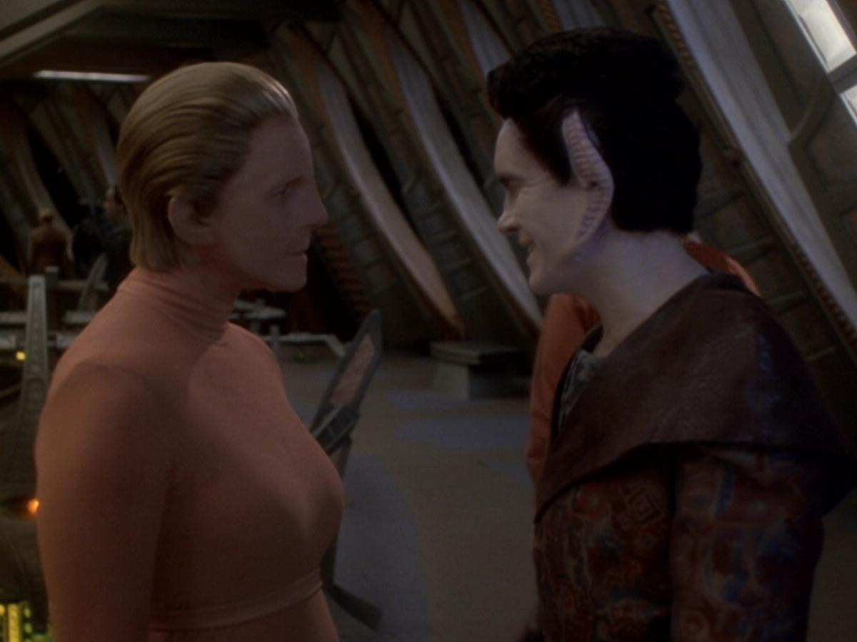 extant_StarTrek_DS9_6x05-FavorTheBold_03461.jpg