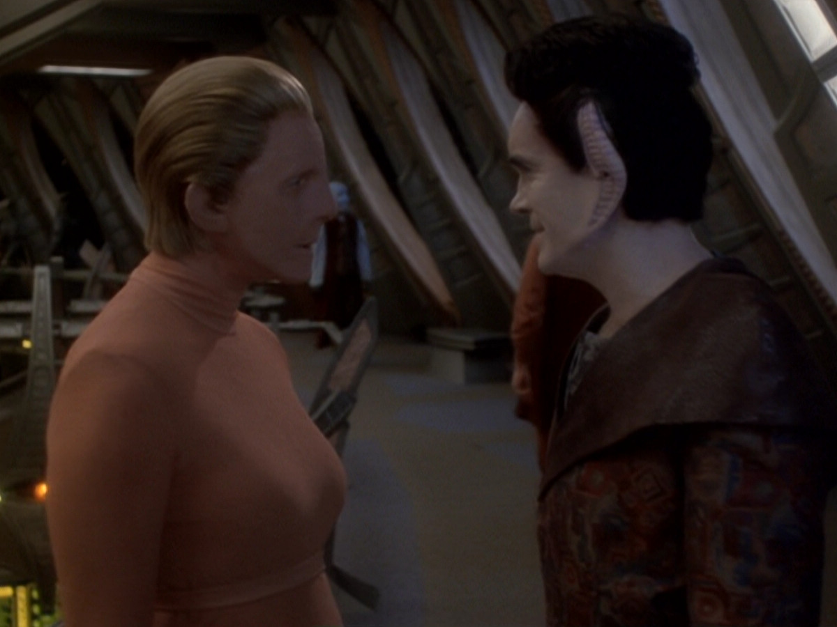 extant_StarTrek_DS9_6x05-FavorTheBold_03464.jpg