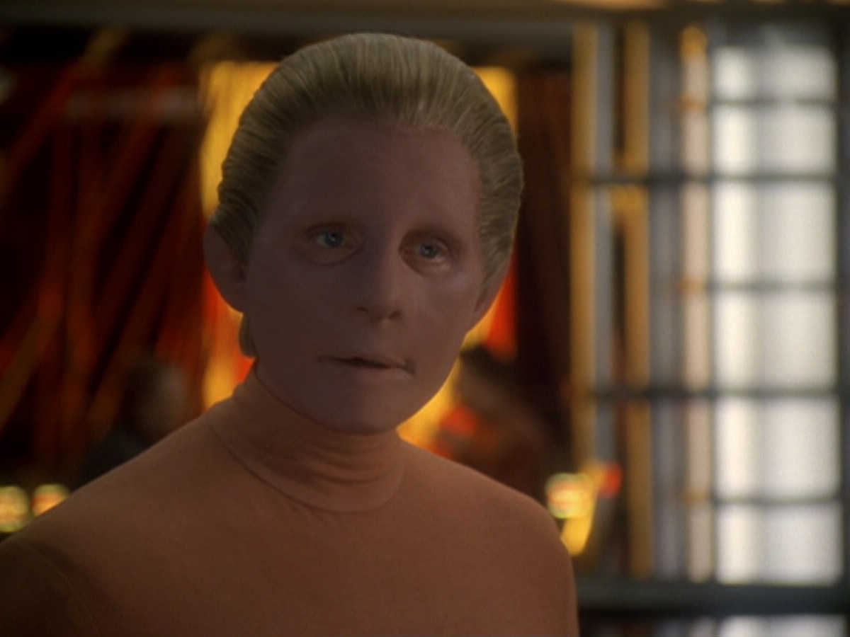 extant_StarTrek_DS9_6x05-FavorTheBold_03467.jpg